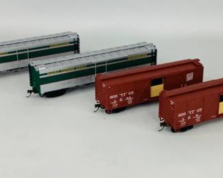 Walthers HO Scale Ready-to-Run Model Railroad Cars 2-Packs #932-22128 and #932-26249
