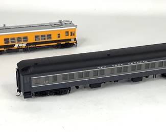 Walthers HO Scale Ready-to-Run Model Railroad Cars #932-6273 and #932-10057
