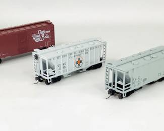  Roundhouse HO Scale Model Railroad Kits. #07913, #10603 and #01438