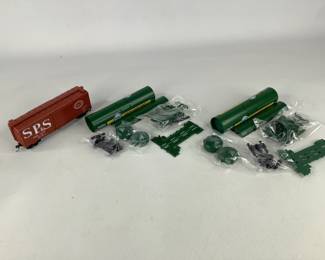 Roundhouse HO Scale Model Railroad Kits #7870 and #1392