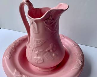 Pink picture and bowl. Excellent condition 