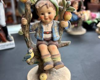 M.I. Hummel "Apple Tree Boy" #142/I
