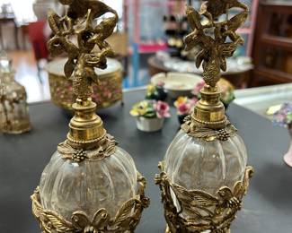 Vintage Matson 24k Gold Plated Ormulo Glass Perfumed Bottle & Dauber Bird Flaw