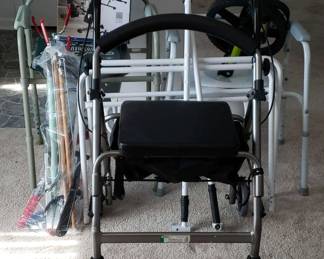 "Vast Vintage Vibes: Part 2" in Grovetown, GA Starts Closing Sun 9/24 8pm. Pickup is Tue 9/26 3-6pm. Please click here to view more photos, descriptions, and current bids:&nbsp;https://ctbids.com/estate-sale/24163