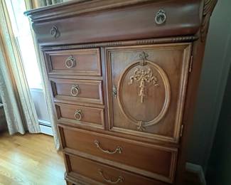 Lexington Chifferobe