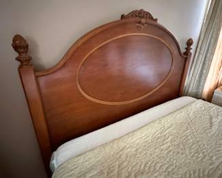Lexington Queen Bed
