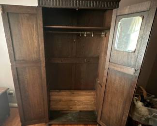 'Linen Fold' Wardrobe