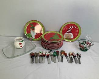  Christmas Plates and Knives

