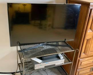 Samsung 40" LED Smart HDTV/Samsung DVD/VHS Player