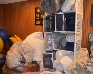 Tons and Tons of Bed linens, Comforters, College