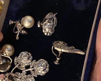 Flower and Pearl Earrings