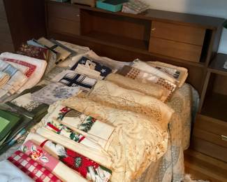 BED TO MATCH DRESSERS