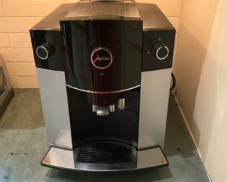 JURA D6 COFFEE MAKER