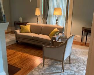 BEAUTIFUL LIVING ROOM FURNITURE