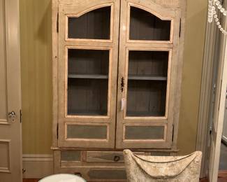 WONDERFUL CHINA CABINET