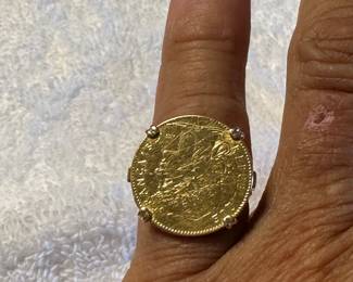 18 karat gold ring