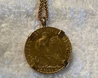 18 karat gold necklace with pendant