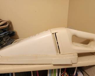 Handheld vac