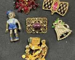 6 Vintage Brooches