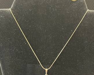 Gorgeous Matching Necklace And Earrings Set