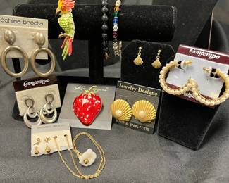 Miscellaneous Jewelry Lot
