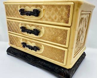 Antique 1920s Japanese Embossed Celluloid Jewelry Box With Velvet Interiors
Lot #: 22