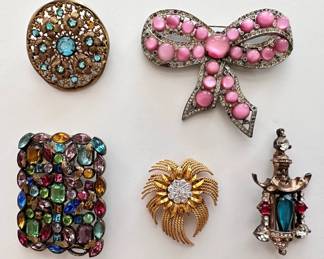 5 Vintage Rhinestone Pins Brooches, Some From 1930s
Lot #: 56