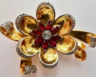 Vintage Coro Craft Heavy Goldtone Metal Floral Pin Brooch With Rhinestones
Lot #: 12