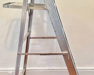 5 Foot Folding Aluminum A-frame Ladder
Lot #: 164