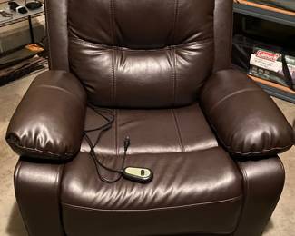 Like new lift chair