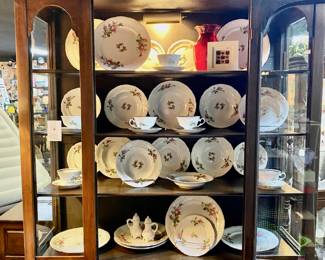 Vintage 44-Pieces ROYAL KENT, Poland, includes Teapot, Sugar and Creamer, Value $632