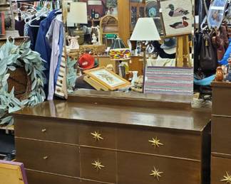 attomic star dresser