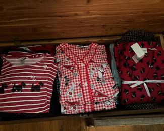 Women's clothing.....