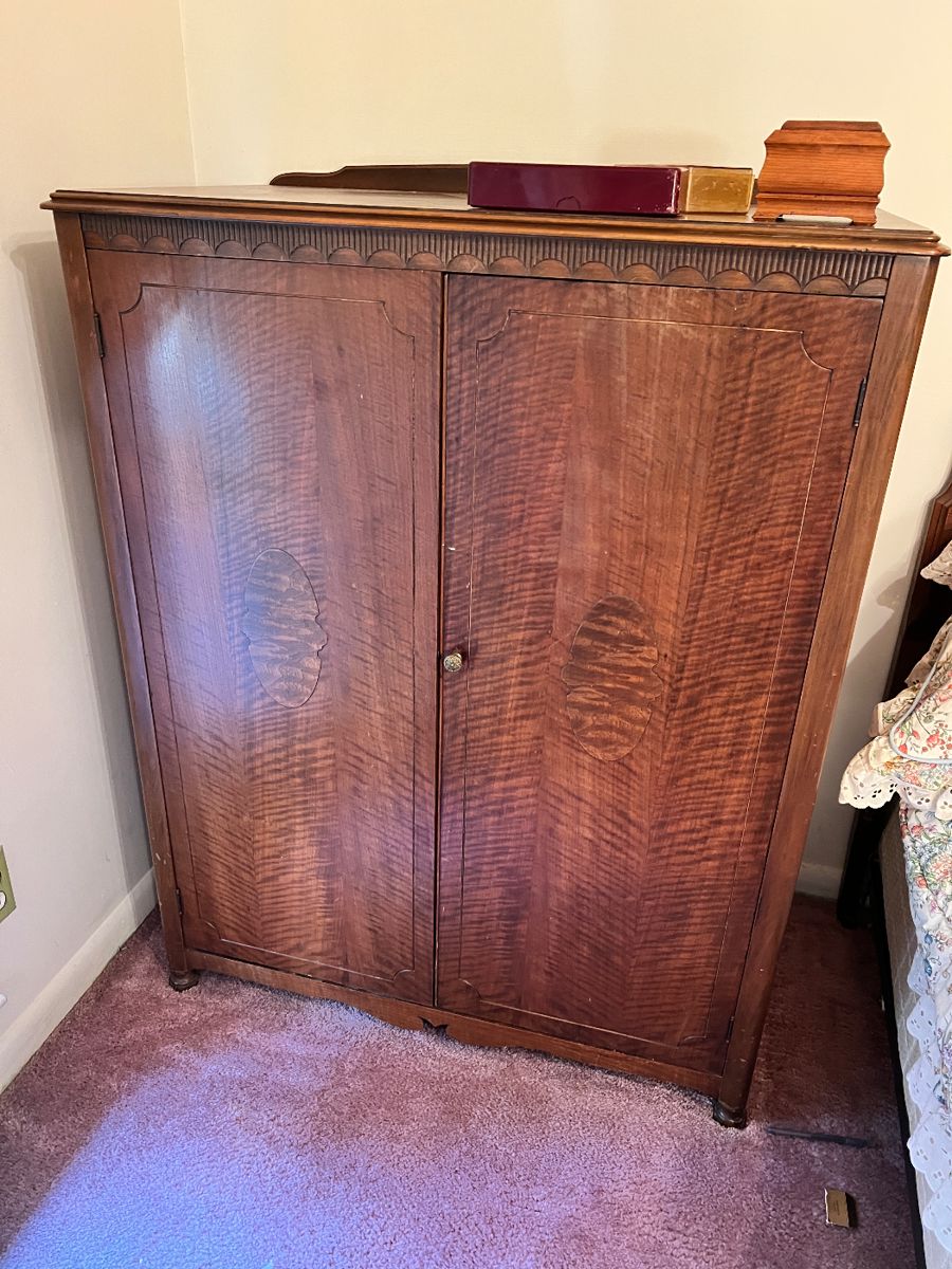 WOODLAND HILLS ESTATE SALE in Tuscaloosa, AL starts on 10/27/2023