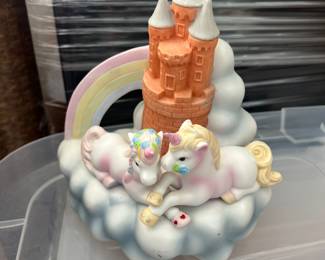 PORCELAIN WILLITTS DESIGNS UNICORN RAINBOW MUSIC BOX CASTLE IN THE CLOUDS