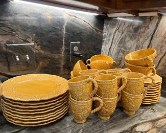 J. Willfred Gold leaf Charles Sadek Scallop, mugs, dinner plates, cereal bowls, platter and salad dishes Portugal