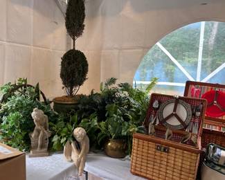 More flowers and picnic baskets