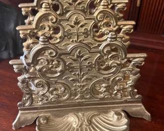 Desk envelope holder