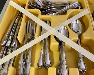 Vintage stainless Oneida set for 6 plus extras 