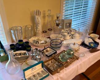 Salt and pepper shakers, glassware