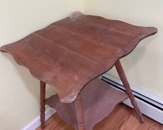 Fancy occasional table (Mahogany)