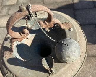 Hollow cigarette butt crushing ball