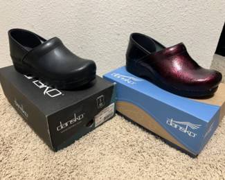 Dansko Wide Box Pro Black & Metallic Red Slip Ons - Size 40