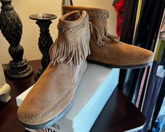 Moccasin shoes
