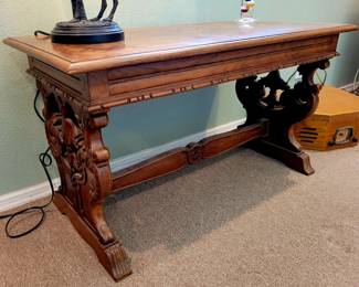 Low vintage sofa/library table