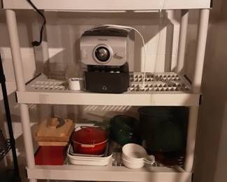 Kitchen items, bakeware