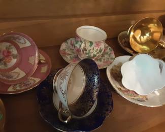 beautiful misc china in excellent condition