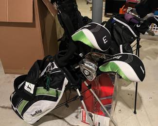 Golf bag and golf clubs with covers