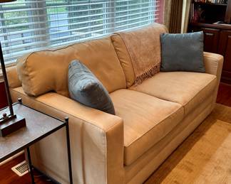 Beautiful and Comfortable Henredon Sofa in Neutral Tan Upholstery