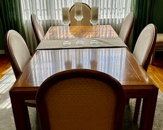 Henredon Bel Air Dining Room Set includes Dining Table with 6 Chairs. (85" L x 41.5" W + 20" Leaf), China Lit Hutch/Breakfront and Cool Buffet than is convertible to a Bar(See Photos)